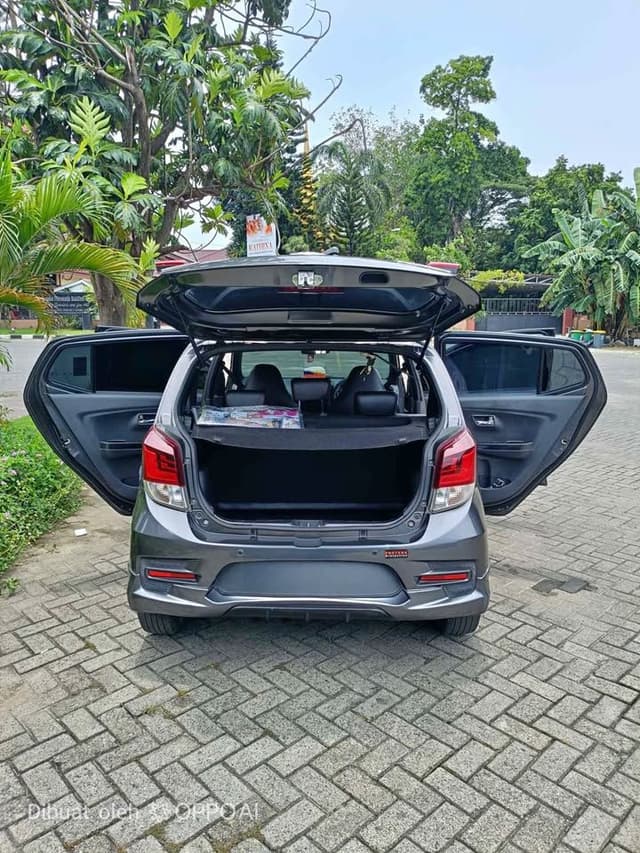 mobil Toyota Agya 2017 pemakaian 2018