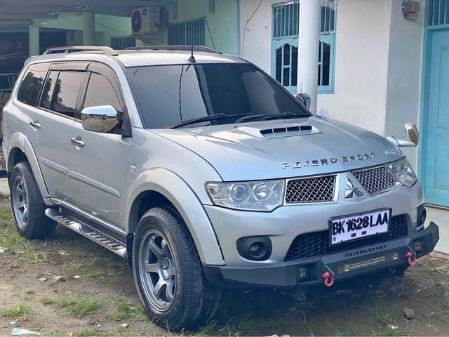 2009 Mitshubishi pajero sport exceed 4x4
